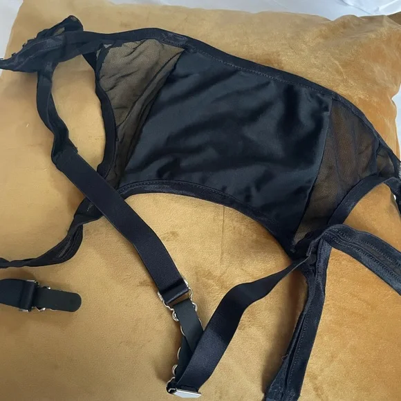 Retro mesh garter belt - Picture 5 of 5